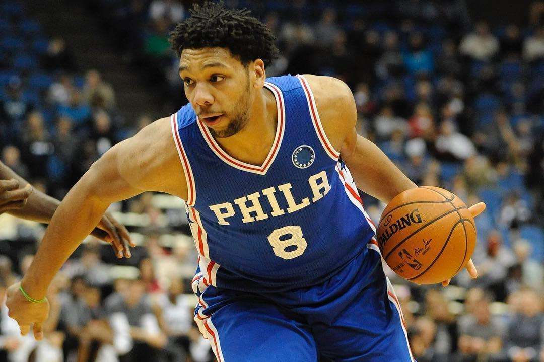 nba神塔為什么打不過(僅打4分鐘！又被批是毒瘤 2.11米神塔本該棄NBA來CBA？)